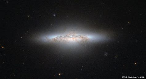 Nasas Hubble Telescope Captures Giant Ufo Galaxy Huffpost Uk Tech