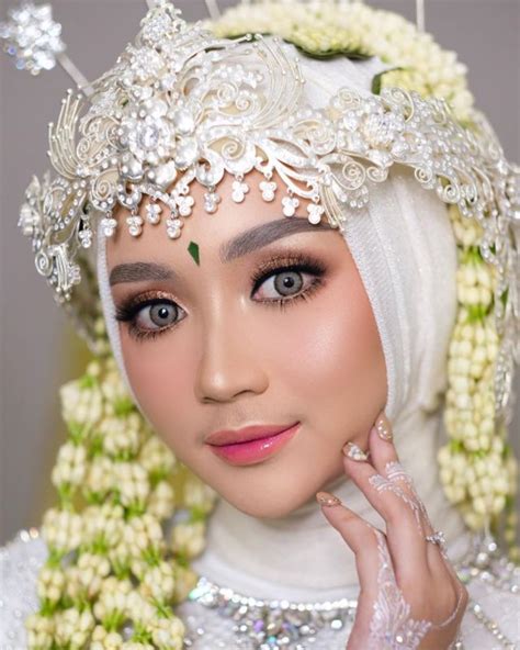 Make Up Pengantin Sunda Hijab Saubhaya Makeup