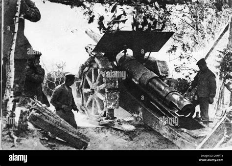 Gun Artillery Verdun France Black And White Stock Photos And Images Alamy