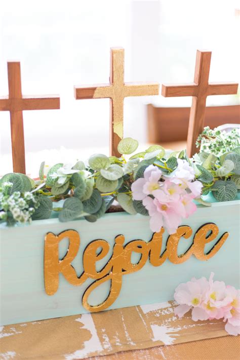 He Is Risen Diy Easter Table Decor In 2021 Church Easter Decorations