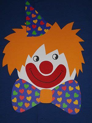 Fensterbilder mit kindern als farbenfrohe fensterdeko für ostern basteln? Fensterbild Tonkarton Clown Herz Schleife Hut Gesicht ...