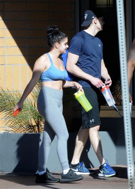Ariel Winter Cameltoe — Her Pussy Lips Are Big Scandal