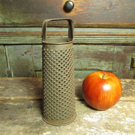 Grannys Small Old Round Farmhouse Kitchen Grater Dated 1901