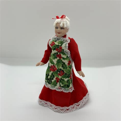 cdd2035 mrs claus jeepers dollhouse miniatures