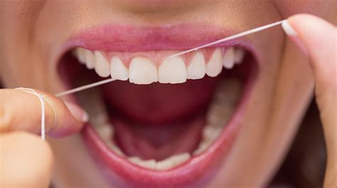 Usos Del Hilo Dental En El Cuidado Bucal Blog Gross Dentistas