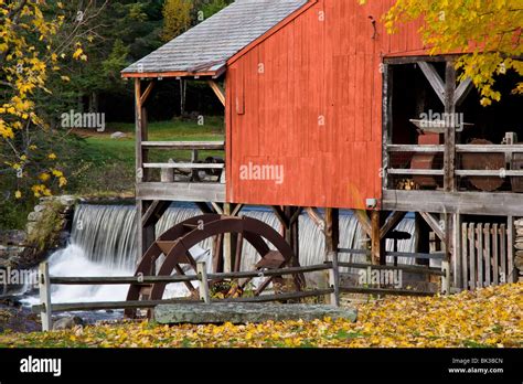 Old Red Mill Hi Res Stock Photography And Images Alamy