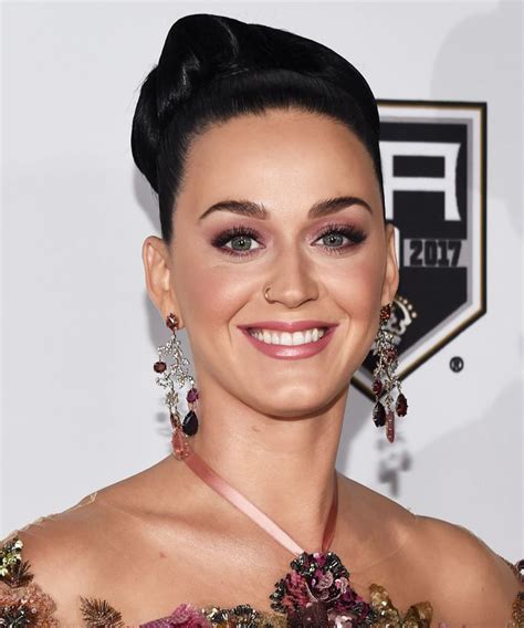 katy perry rings in her 32nd birthday by enjoying a bacon cake and voting early instyle