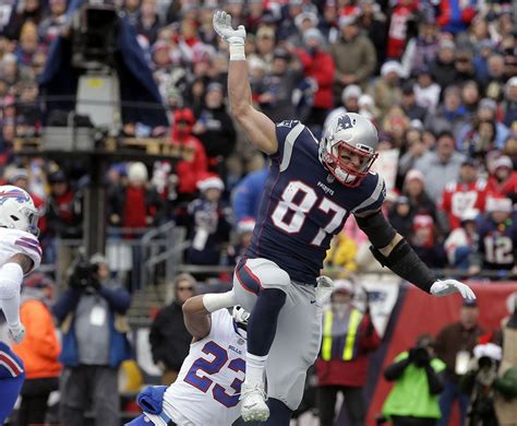 Rob Gronkowski New England Patriots Te Makes Incredible One Handed Td
