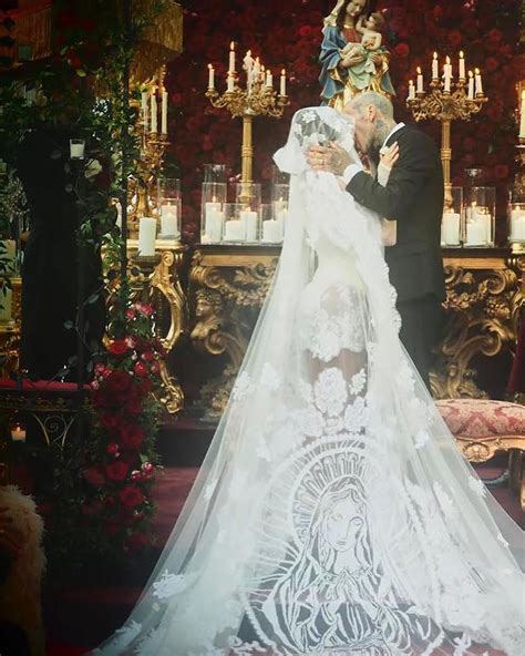 kourtney kardashian y travis barker se casaron en una lujosa y millonaria boda en italia infobae