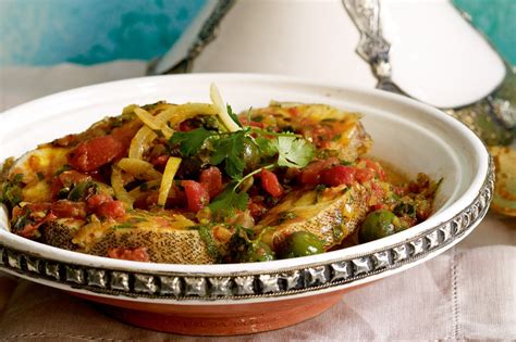 Tagliate il peperoncino a listarelle e privatelo dei semini interni 1. Ricetta, Biscotti, Torta: Cucina marocchina tajine