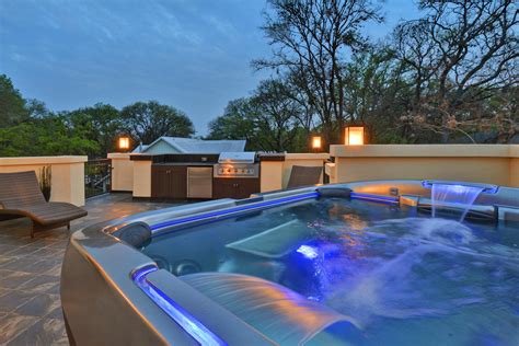 The spa company has a few massage seat styles dedicated to targeting specific issues. Outdoor Spas - Jacuzzi® Hot Tubs - All Seasons Pools and Spas