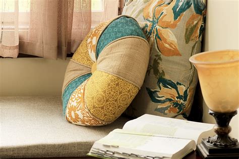 These are the steps i took to bring my window seat cushion to life. How To Make a DIY Window Seat Cushion In Under An Hour