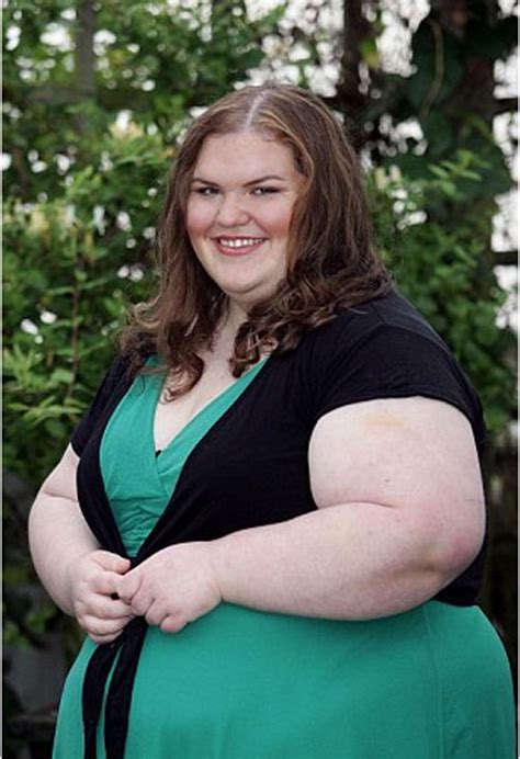 英国400斤女子减肥后反弹 自称管不住嘴图手术减肥凤凰资讯