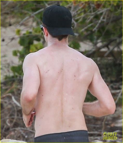 Robert Pattinson Bares Ripped Body While Shirtless In Antigua Photo 4028191 Robert Pattinson