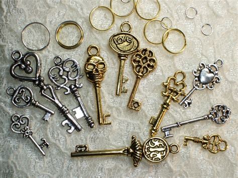 12 Very Pretty Keys Antique Vintage Style All Sizes Not