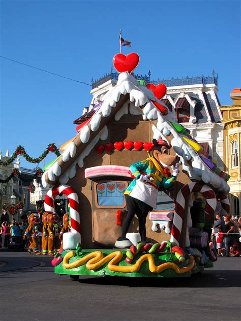 Mickey S Once Upon A Christmastime Parade Disneylori Flickr