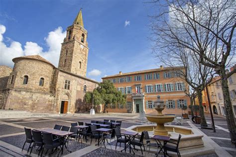 Sehenswürdigkeiten, hafen, strand und altstadtfinden sie auch auf der englisch sprachigen webseite der stadt fréjus. Fréjus - auf den Spuren der Geschichte | Ferienhaus Provence