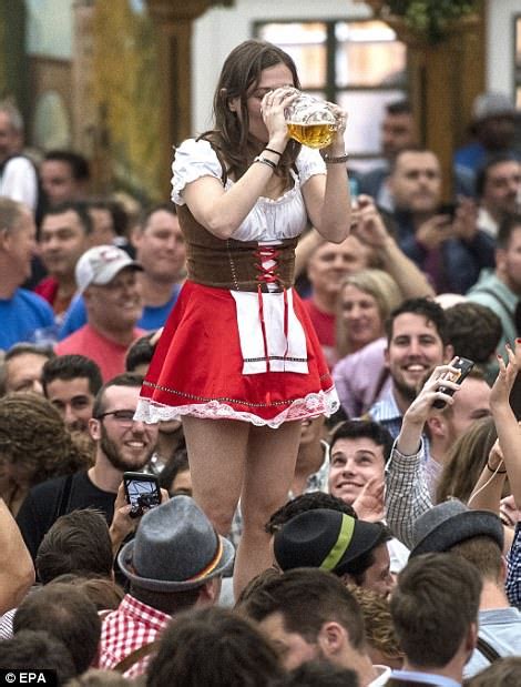 Oktoberfest Crowds In Good Spirits As Munich Event Begins Daily Mail