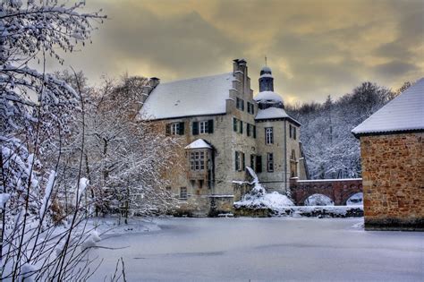 La verdad es que la nieve en alemania es igual que la nieve en cualquier país. Fondos de Pantalla Castillo Alemania Estaciones del año ...