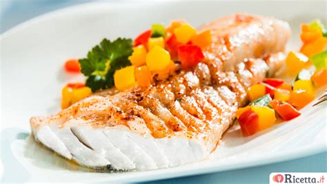 Questo tipo di pane dal sapore e colore intenso si presta a svariati usi, dall'accompagnare i formaggi ed essere mangiato tostato leggermente con una buona marmellata per iniziare al top la giornata. Come cucinare il pesce | Ricetta.it