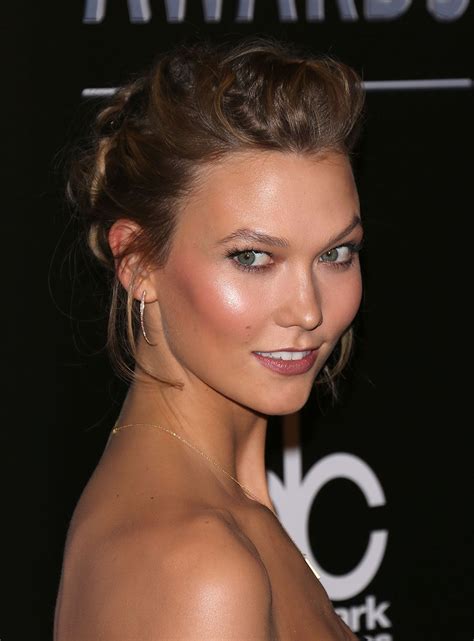 Karlie Kloss After Dark Beauty How To Master A Touch Of Highlighting