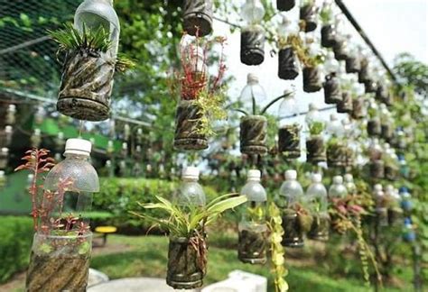 36 Handmade Recycled Bottle Ideas For Vertical Garden