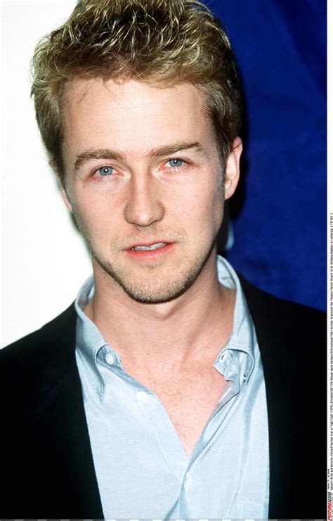In 1996, his supporting role in the courtroom drama primal fear garnered him a nomination. Эдвард Нортон - Edward Norton фото №443710