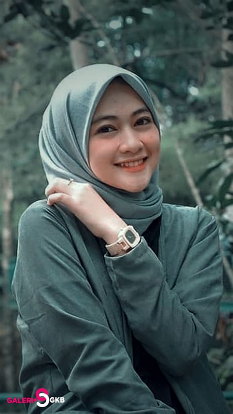 Unduh 92 Gambar Wanita Cantik Untuk Wallpaper Wa Hd Terbaik