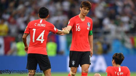 Born 24 january 1989) is a south korean professional footballer who currently plays as a central midfielder for premier league club. 스포츠기성용 "어느 정도 마음 정리"...대표팀 은퇴 시사