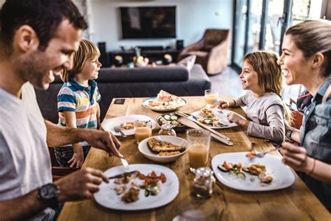 Families Who Eat More Meals Together Have Stronger Bonds