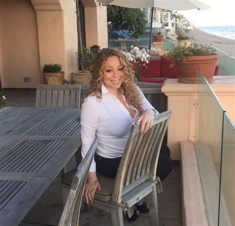 Mariah Carey Flaunts Serious Cleavage In Busty Instagram Snap