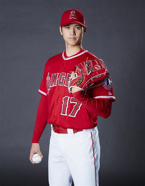 2017, a limited edition ohtani baseball card sold 17,323 copies in 24 hours, setting a new topps now record.featured in a segment on 60 minutes. 大谷翔平の彼女は中条あやみだという目撃情報をCheck! | Ripples ...