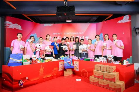 May 30, 2021 · cctv5直播中国女排vs土耳其，高意成场边观众，郎平安排好接班人,郎平,中国女排,奥运会,朱婷,世界杯,土耳其女排 女排冠军扶贫直播续写带货传奇 引超306万人围观 | 中国周刊