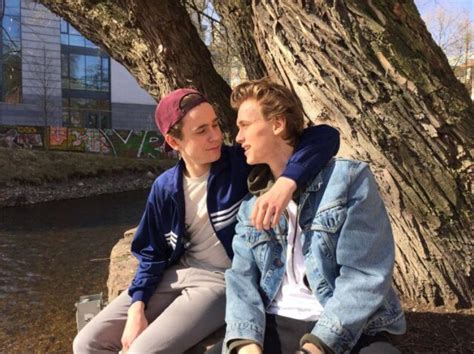 Tv Couples Cute Gay Couples Henrik Holm Skam Skam Tumblr Skam Cast