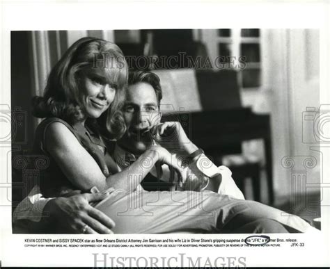 1991 Press Photo Kevin Costner And Sissy Spacek Starring In Jfk