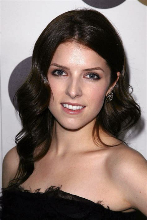 Anna Kendricks Hairstyles And Hair Colors Steal Her Style