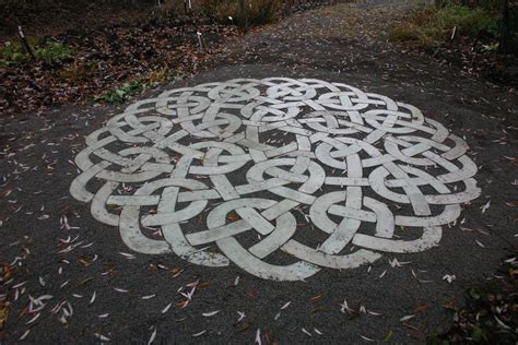 Celtic Highway Custom Stone Outdoor Design Garden Ornaments