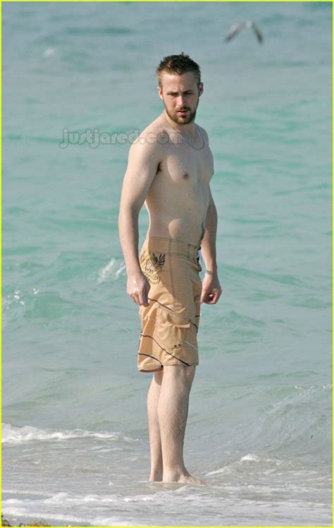 Ryan Gosling Goes Shirtless Photo 140911 Ryan Gosling Shirtless Zach Shields Photos Just