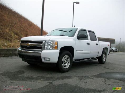 2008 Chevrolet Silverado 1500 Z71 Crew Cab 4x4 In Summit White Photo 3