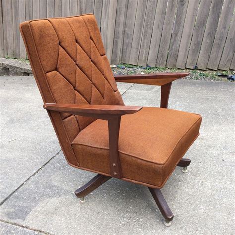 The backrest is stylized on the flour's bag. Minty Vintage Danish Retro Atomic Wood Tweed Swivel Desk ...