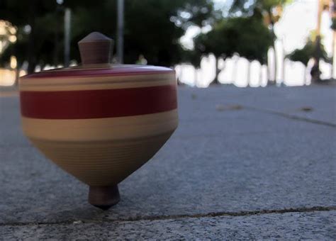 Asal usul hidup lebih indah apabila kita terus bersyukur. Asal-Usul Permainan Gasing | KASKUS