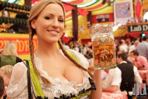 The 20 Sexiest Oktoberfest Photos Ever Taken 20 Photos Oktoberfest Woman Beer Girl
