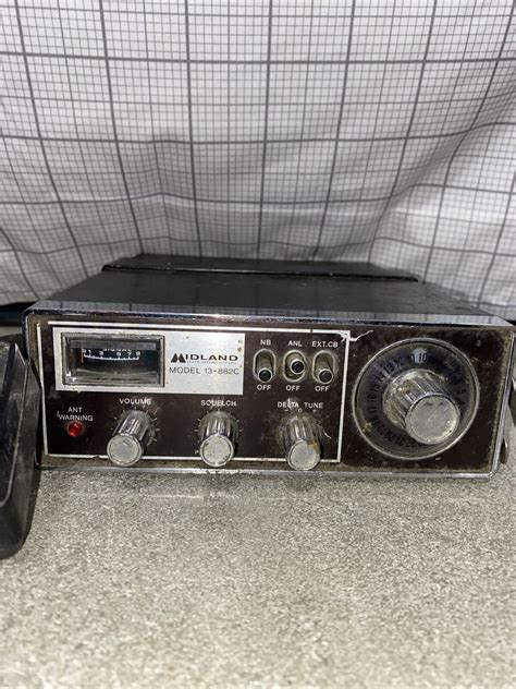 Vintage Midland 23 Channel Cb Radio Model 13 882c Black And Chrome