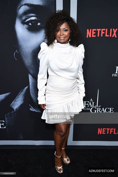 CRYSTAL R. FOX Feet - AZNudeFeet