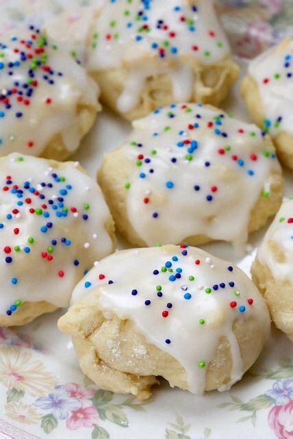 Unlike the traditional recipe, this version uses almond and vanilla extracts instead of anise flavoring. Lemon Drop Christmas Cookies : Italian lemon cookies are ...
