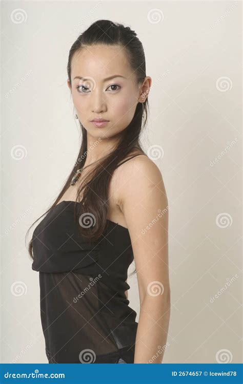 Glamor Chinese Girl Picture Image