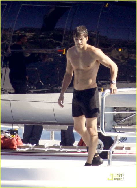 Ashton Kutcher is a Shirtless Killer: Photo 1820011 | Ashton Kutcher