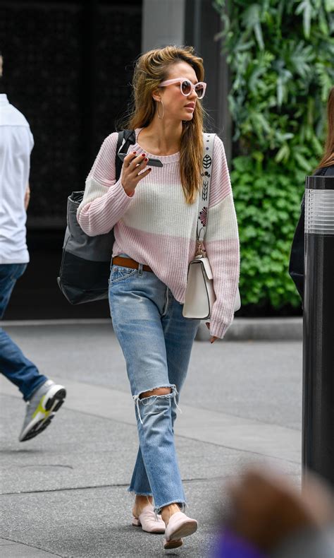 Jessica Alba Out Grocery Shopping Jessica Alba Style Fashion