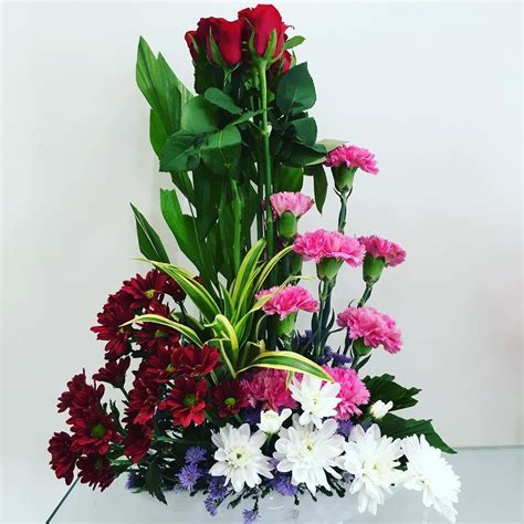 | alongside the convenience of choosing flowers online, and our fast and efficient flower delivery service, all our flowers are fresh and nothing ordering flowers online need not seem impersonal, our florists fully understand an occasion for which flowers are sent is an important occasion and. Send online delivery in Pune with flowers arrangement ...