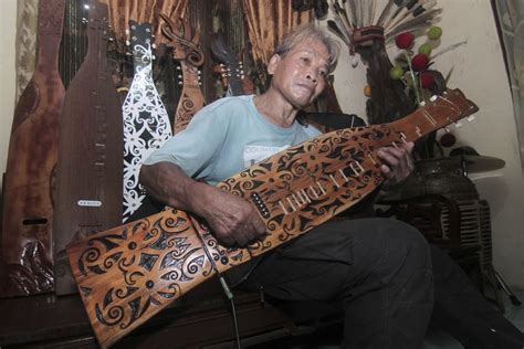 Alat Musik Khas Suku Dayak Kacapi Kalimantan Alat Musik Berdawai Khas Masyarakat Dayak